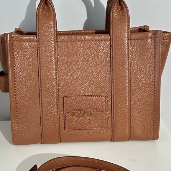 ❤️ Marc Jacobs Tan Leather Tote - Picture 3 of 8